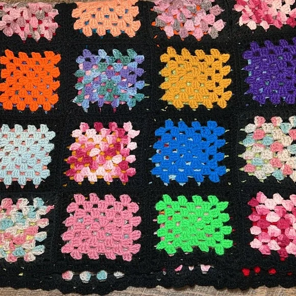 VTG MCM Handmade crocheted blanket patchwork granny square afghan sofa throw - Picture 7 of 9